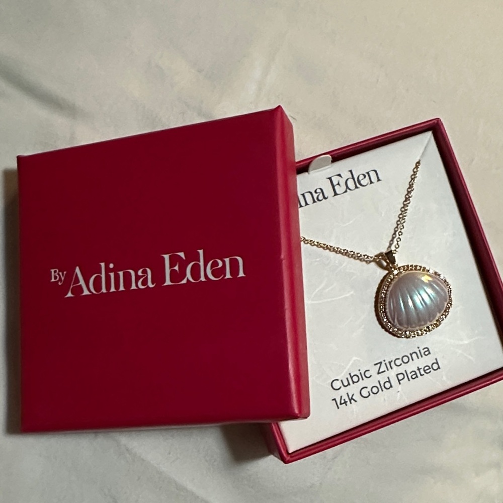 Adina Eden Gold-Plated Shell Pendant Necklace - Iridescent Pink Center